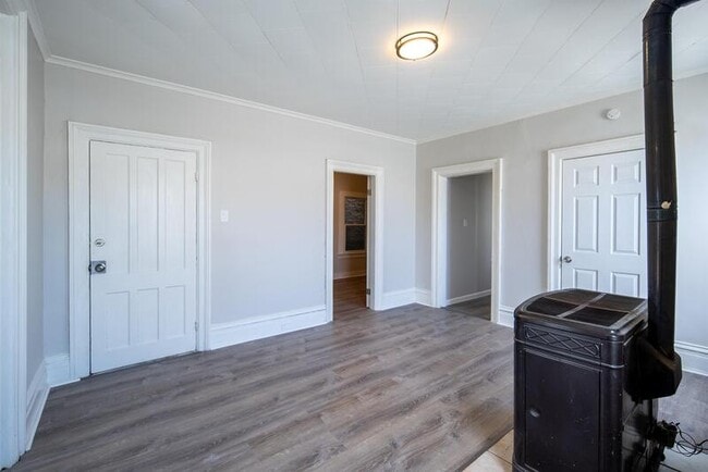 Building Photo - 53 Main St