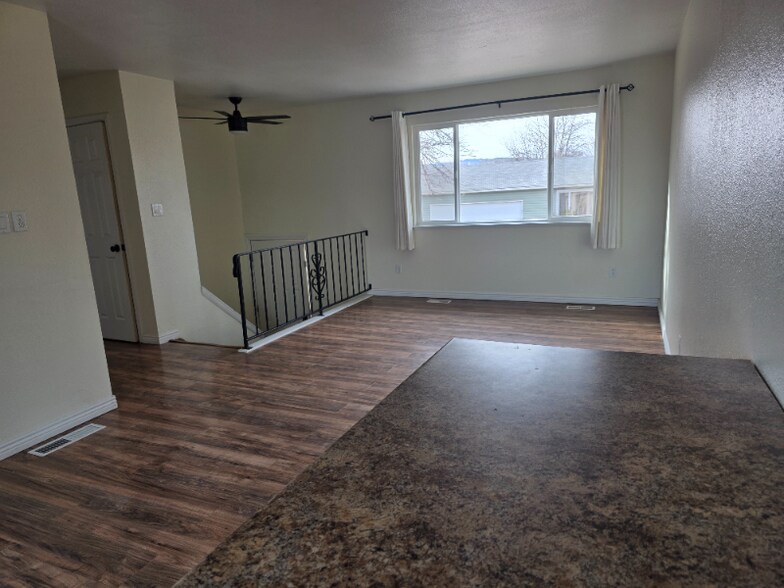 Building Photo - 2844 Lexington Ln