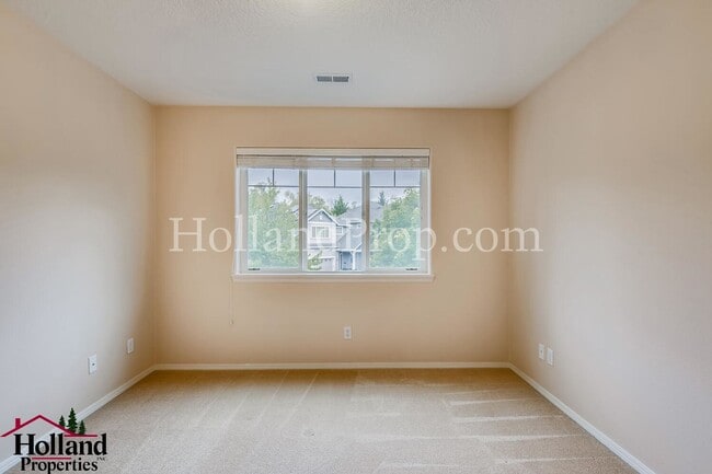 Building Photo - Spacious & Stylish 4-Bedroom Home in Desirable Northwest Portland