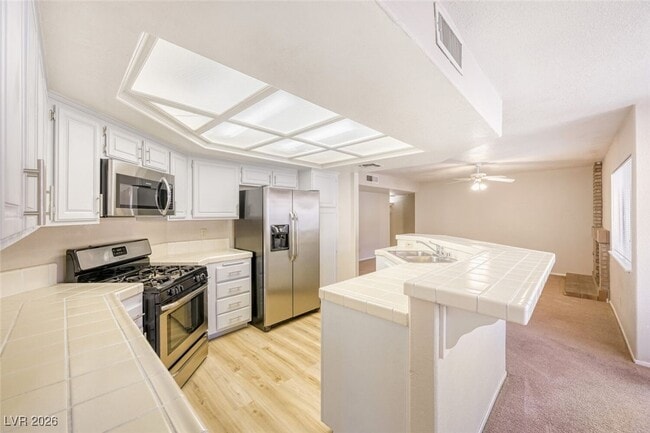 Building Photo - 395 Chadwick Cir