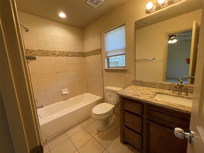 Building Photo - 16928 W Ivanhoe St