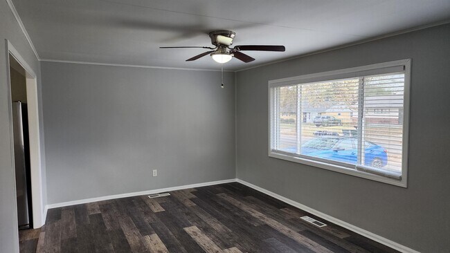 Building Photo - 395 Mineral Rd