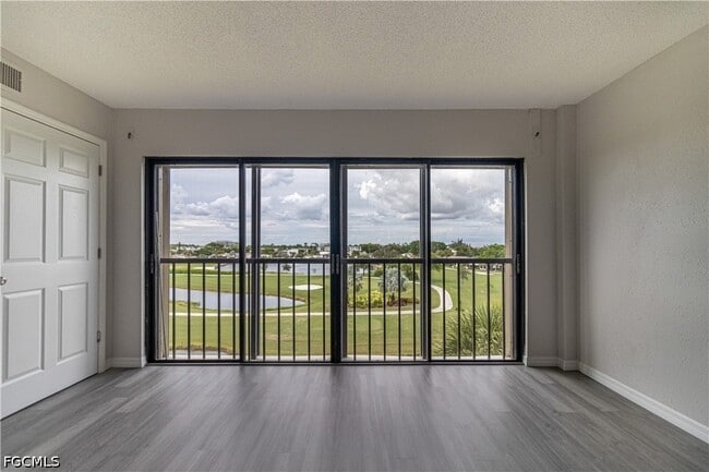 Building Photo - 7410 Lake Breeze Dr