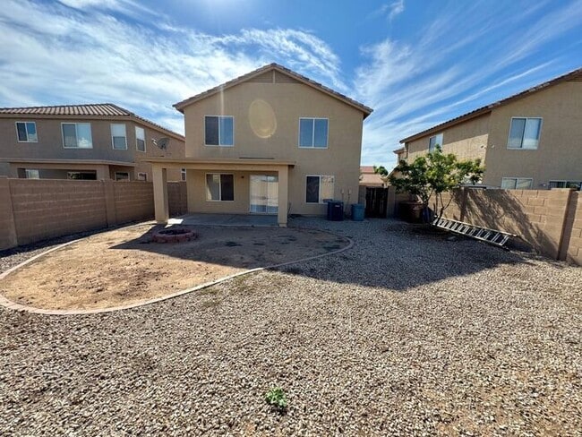 Building Photo - Amazing 4BD, 3BA house in Pinal county (31...