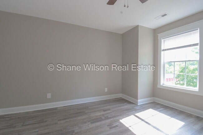 Building Photo - 3259 Chattanooga Rd