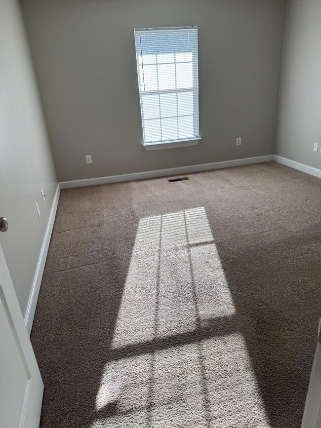 Building Photo - 105 Colorado Cir