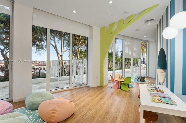 Building Photo - 4100 Island Blvd