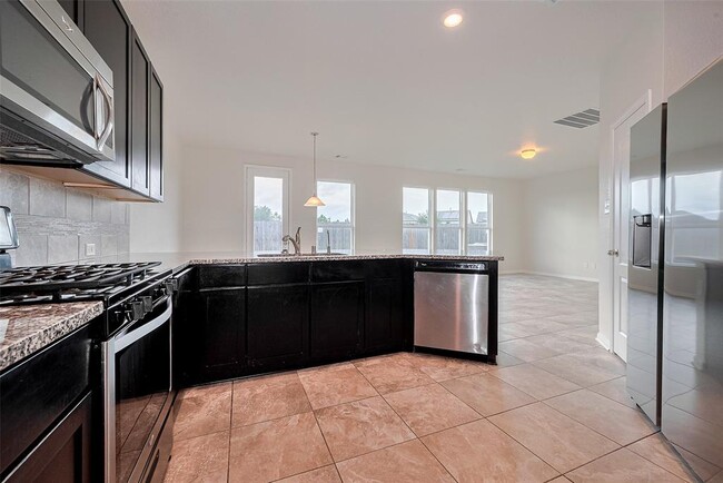 Building Photo - 16360 Oakside Hollow Ln