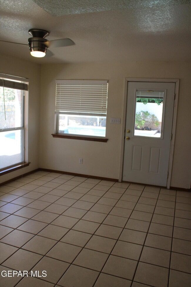 Building Photo - 4113 Loma Rosada Dr