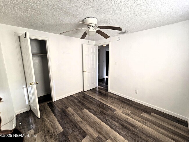 Building Photo - 9142 4th Ave