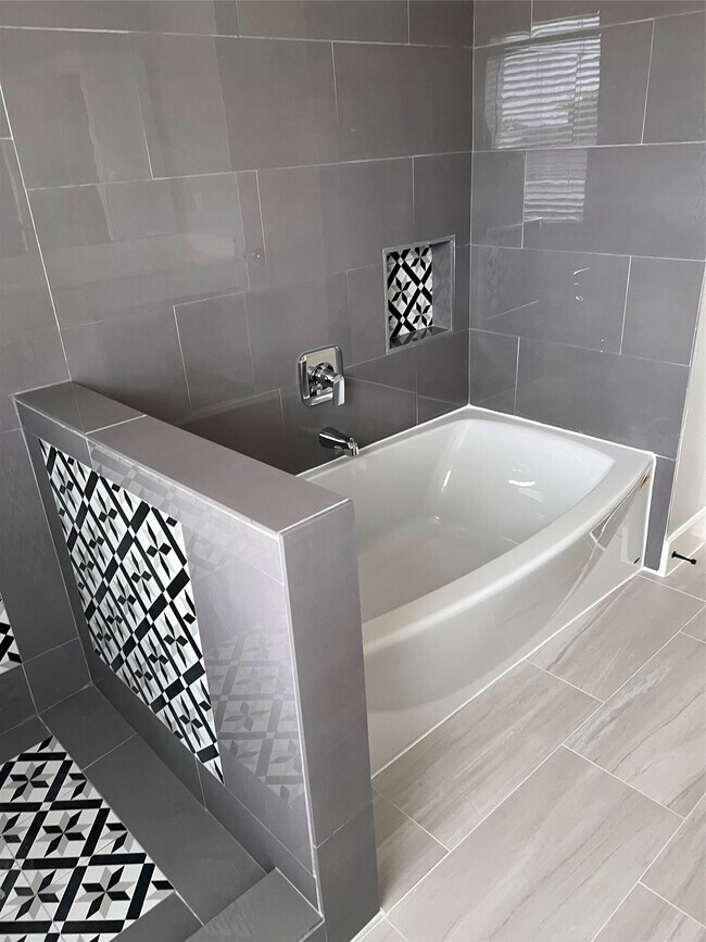 Building Photo - 19818 Lindenwick Ct