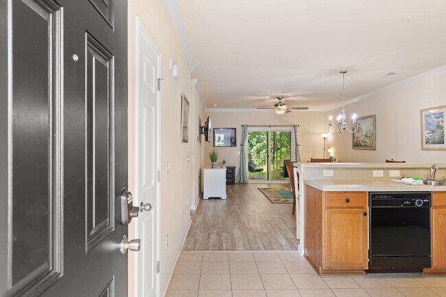 Building Photo - 6253 Catalina Dr