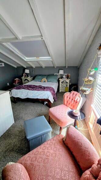 Bedroom Two, Top Floor - 806 Main St