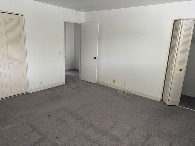 Building Photo - 74 Miramonte Dr