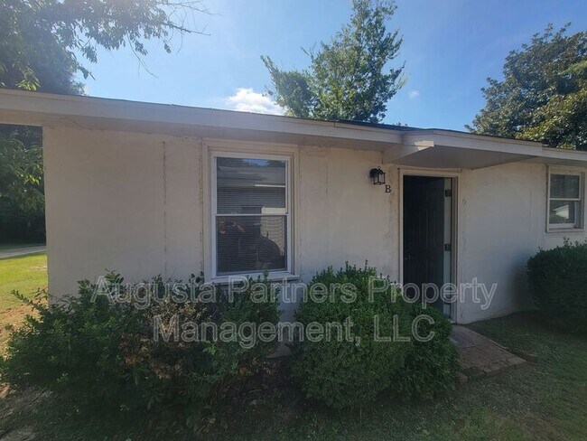 Primary Photo - 113 Main St