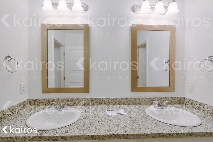 Building Photo - 11450 Camden Ct Cir