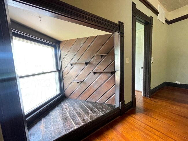 Building Photo - 4/2 bedroom house in republic