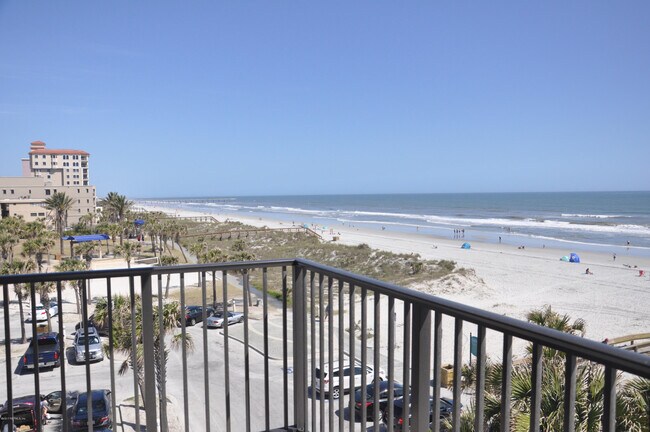 Building Photo - 601 1st St