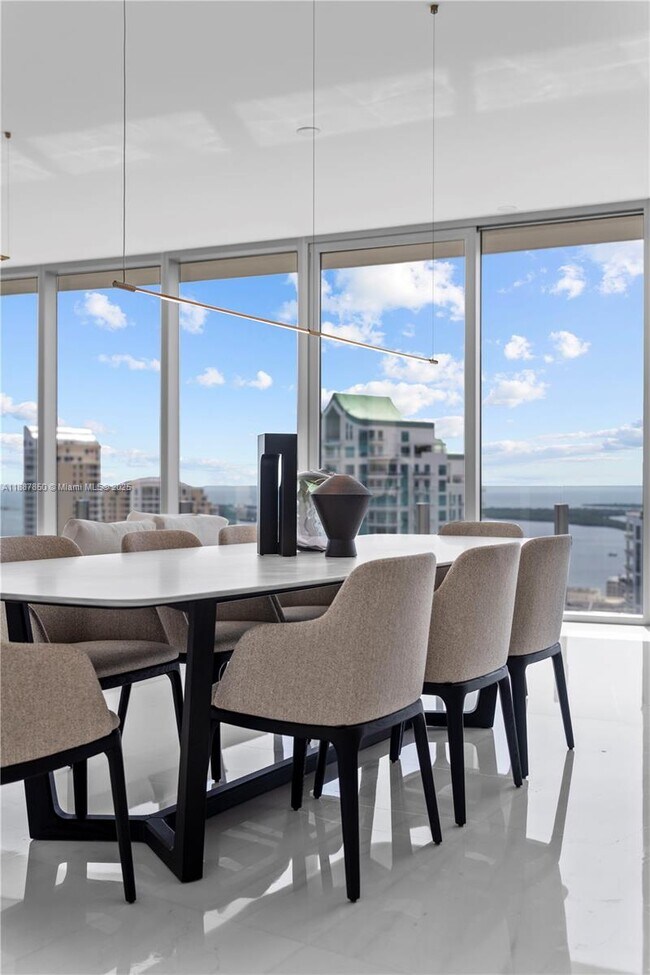 Building Photo - 300 Biscayne Blvd Way