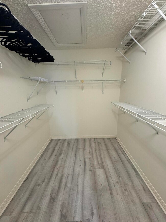 Building Photo - 1371 Thornbank Ln