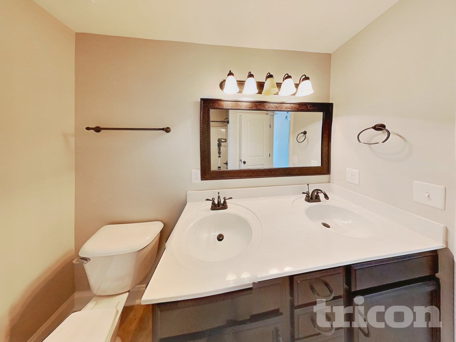 Building Photo - 646 Fox Hound Dr