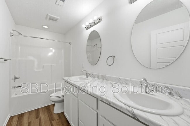 Building Photo - 8810 SW 10th St
