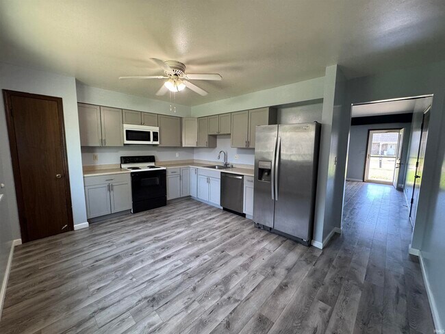 Building Photo - 4208 Spring Valley Rd