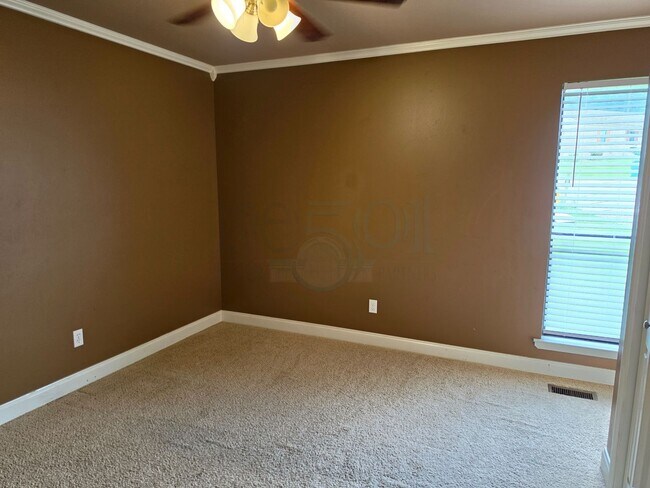Building Photo - Great 3BR 2BA Find in Pleasant Tree Neighborhood!