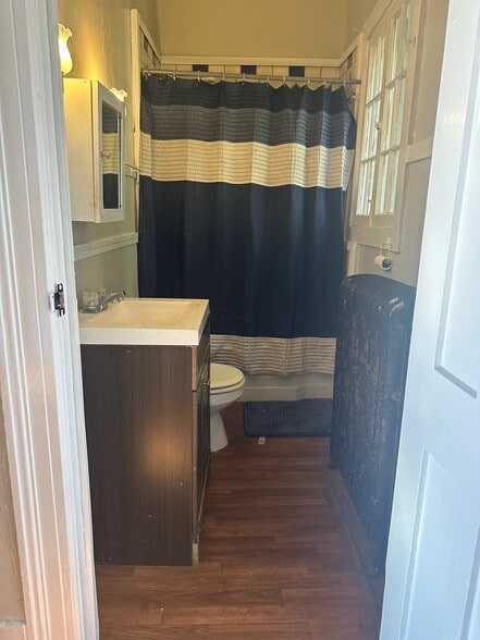 Building Photo - 4618 Hall Rd