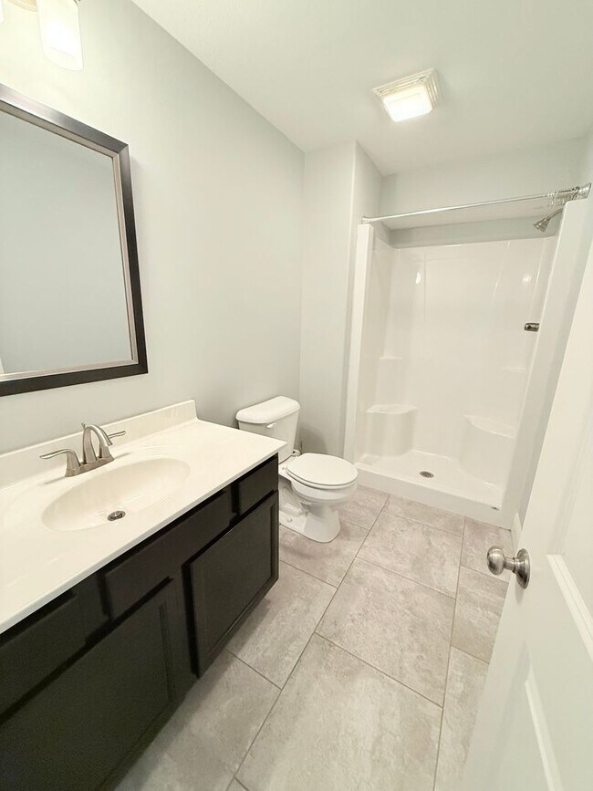 Building Photo - Incredible 4 bedroom house in Fox Creek!