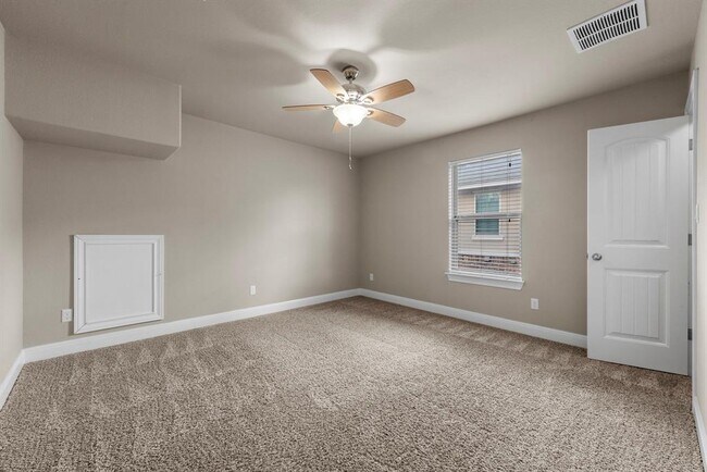 Building Photo - 4401 Trinity Woods St
