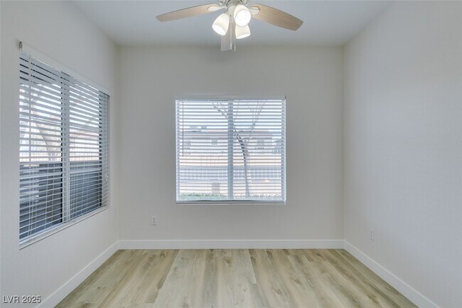 Building Photo - 5525 W Flamingo Rd