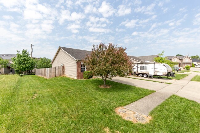 Building Photo - 300 Elkchester Cir