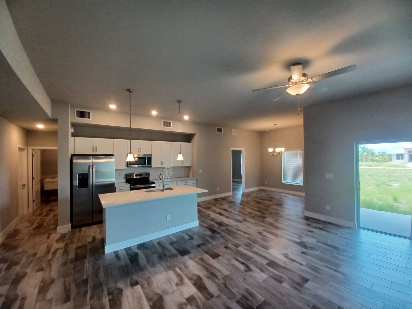 Building Photo - 4/2 Single Family Home