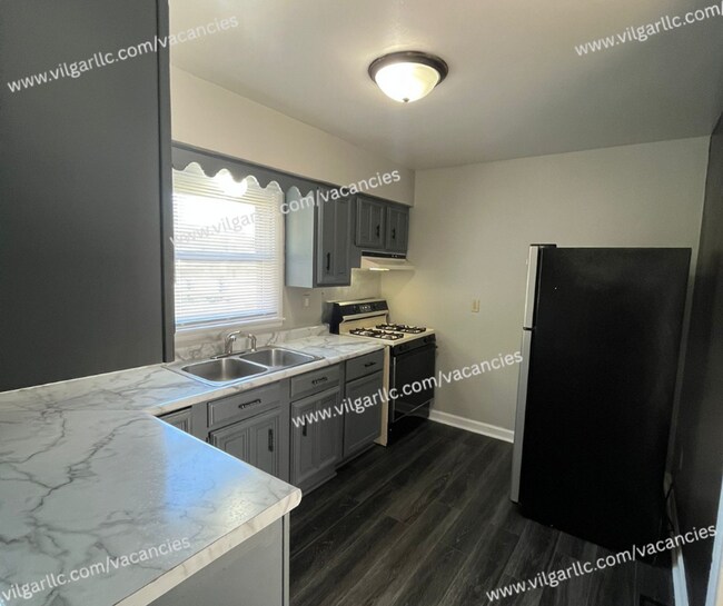 Building Photo - 2 large bedrooms & 1 newly updated bathroom home in Gary, IN