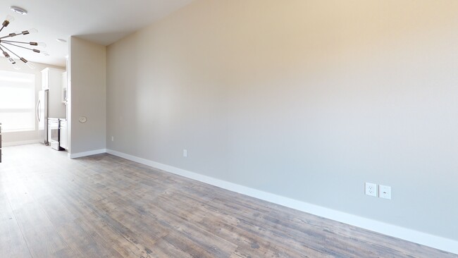 Building Photo - 207 Short St