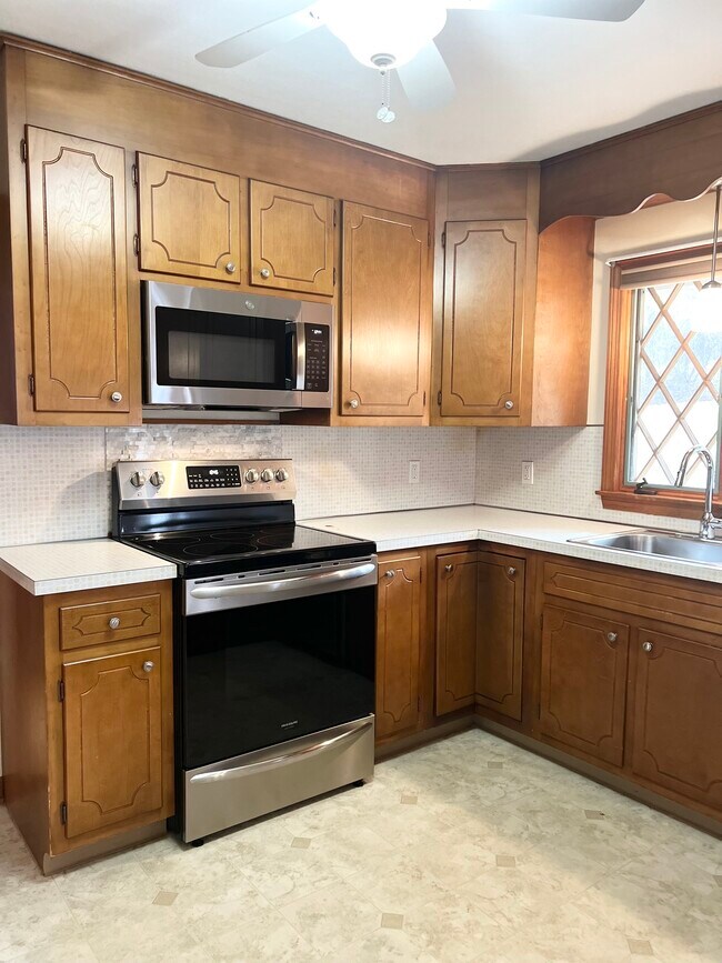 Building Photo - 524 Saybrook Rd