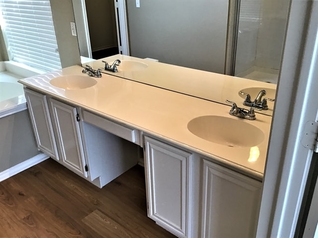 Building Photo - 304 Double Oak Ln