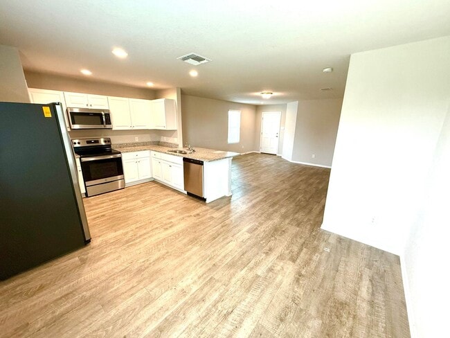 Building Photo - 7614 Crestway Ridge