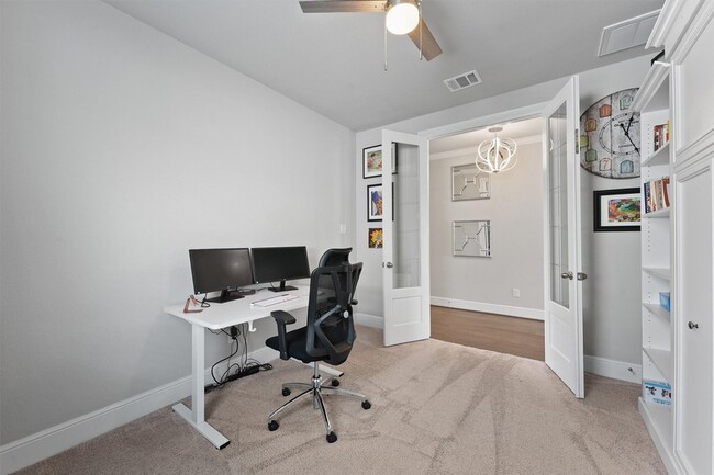 Building Photo - 4050 Shackleton Ct