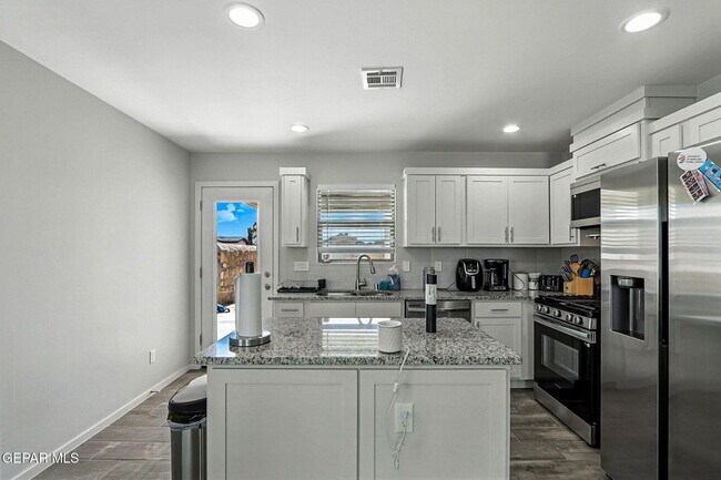 Building Photo - 837 Paseo Drusy Pl