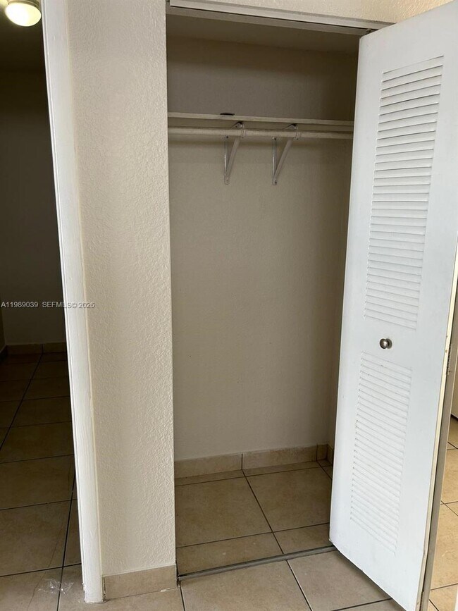 Building Photo - 128 W 21st St