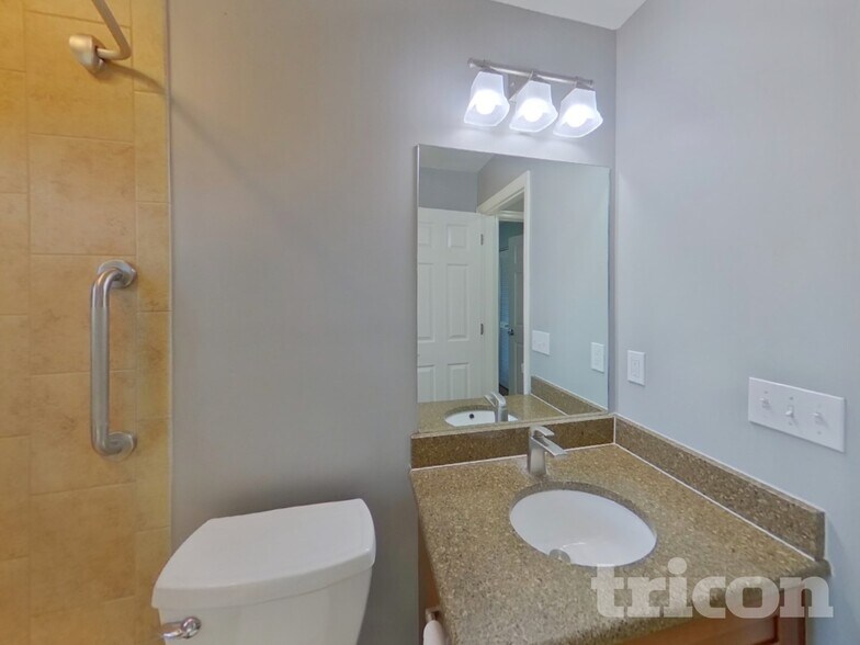 Building Photo - 2008 59th Cir S