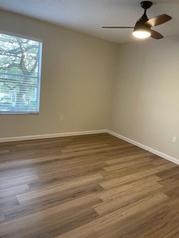 Building Photo - 642 Dory Ln