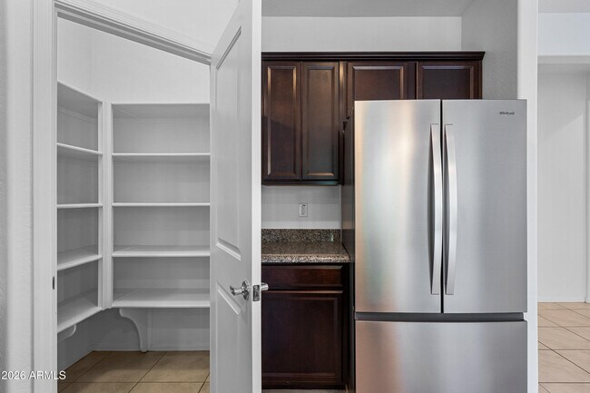 Building Photo - 2543 W Arroyo Way