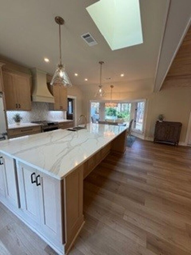 Building Photo - Lovely Remodeled Home In Hilton Head Plantation