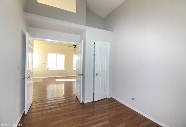 Building Photo - 707 Clearwood Ct