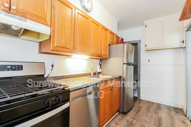 Building Photo - 1060 Markee Terrace