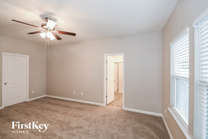 Building Photo - 1312 Kendall Dr