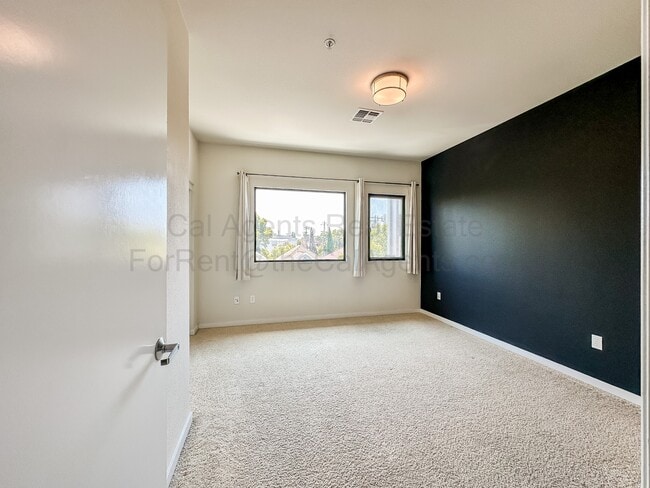 Building Photo - 1209 Wood St